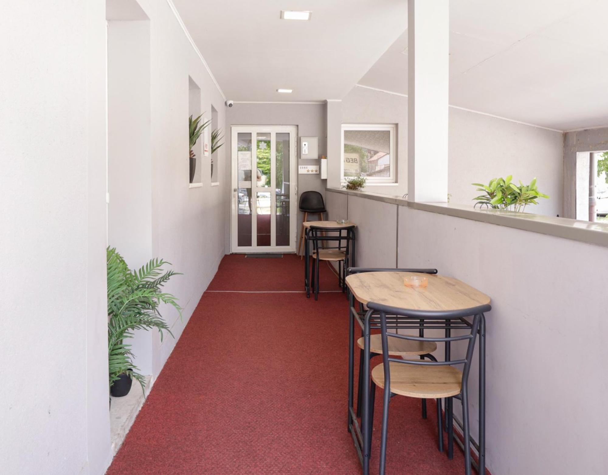 Beg Rooms 马里博尔 外观 照片